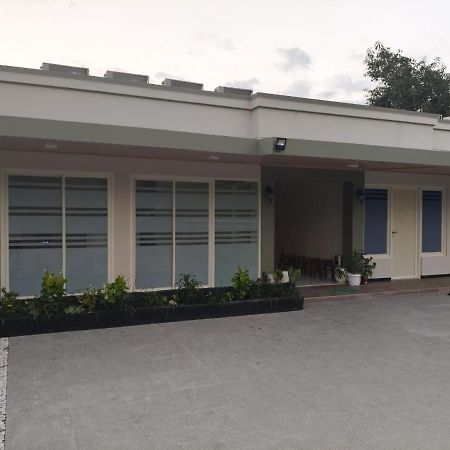El Nipa Hotel Labuan Bajo Zewnętrze zdjęcie